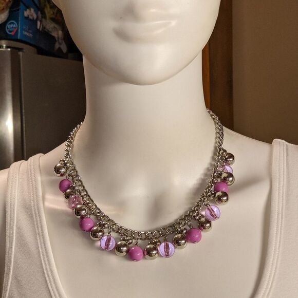 Beautifull purple, sold clear, silver, bead statement necklace - Picture 4 of 13